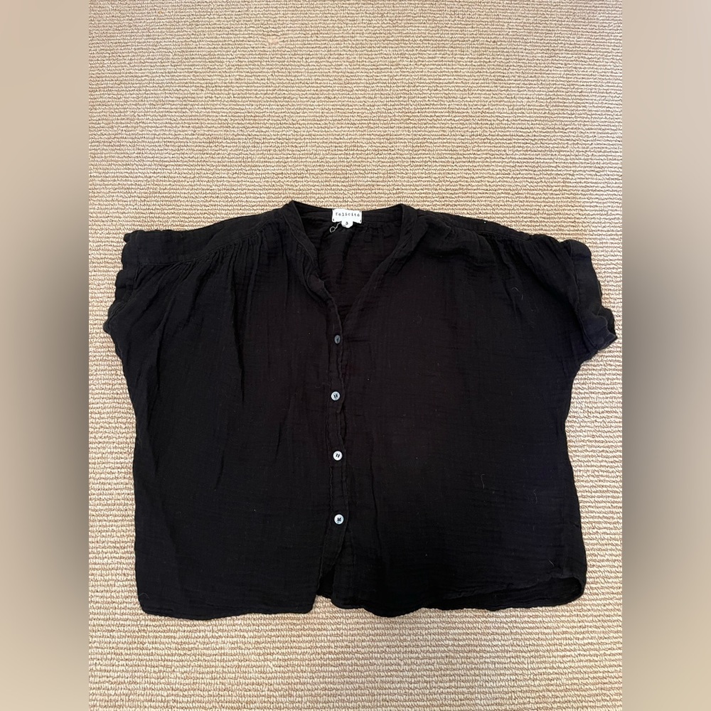 Cropped Black Short Sleeve Button Up